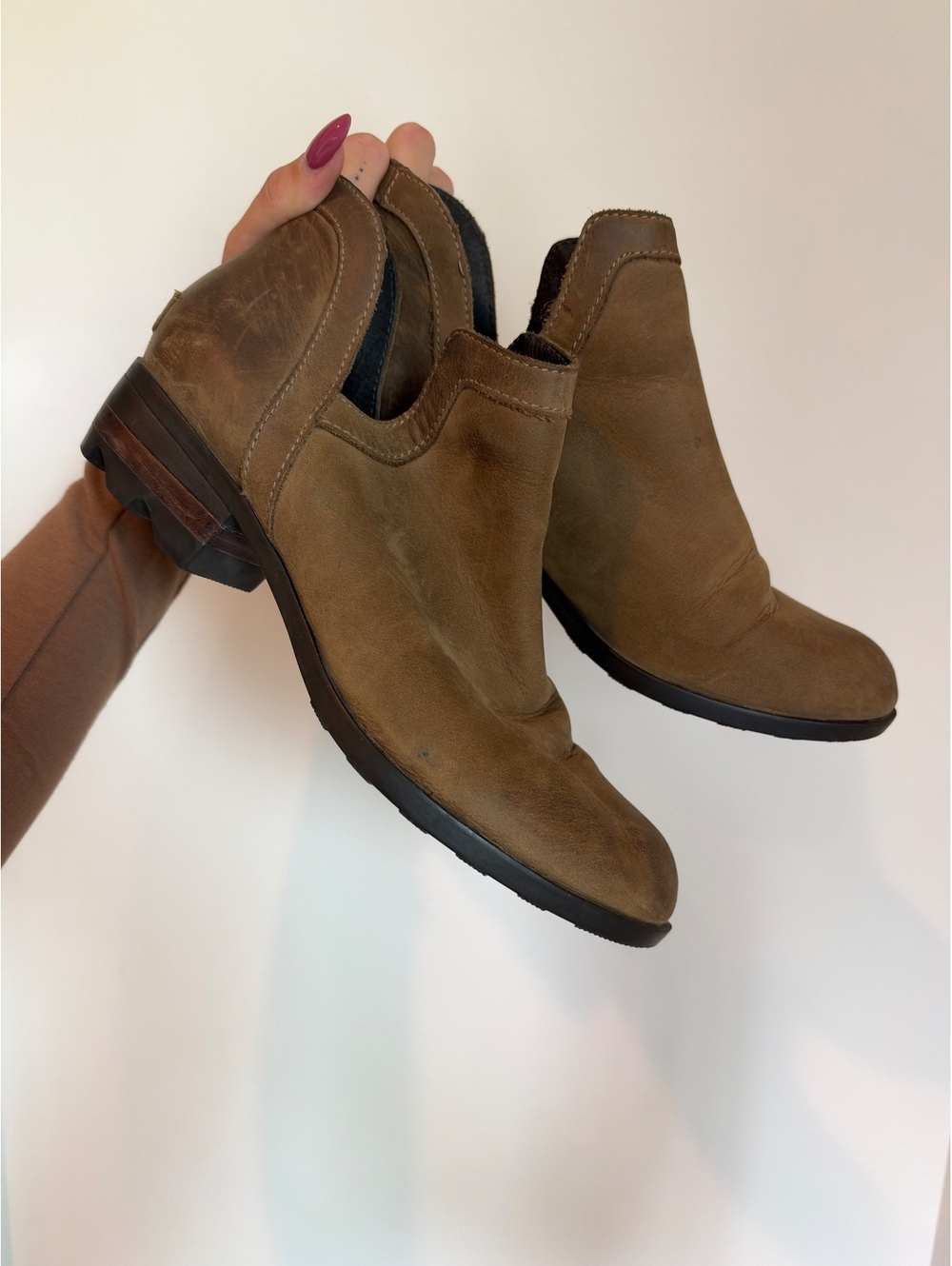 Sorel Women’s Lea Wedge Chelsea Ankle Boots Brown Leather Size 9